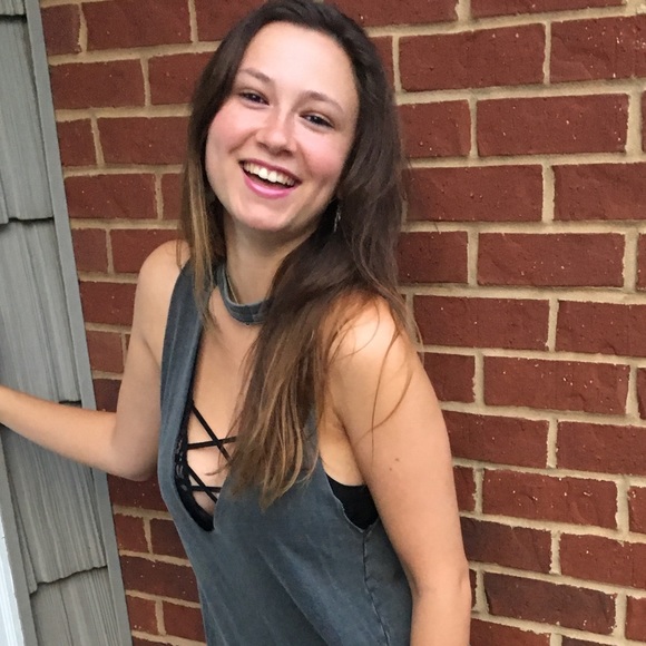 Meet your Posher, Jessica - Picture 1 of 1